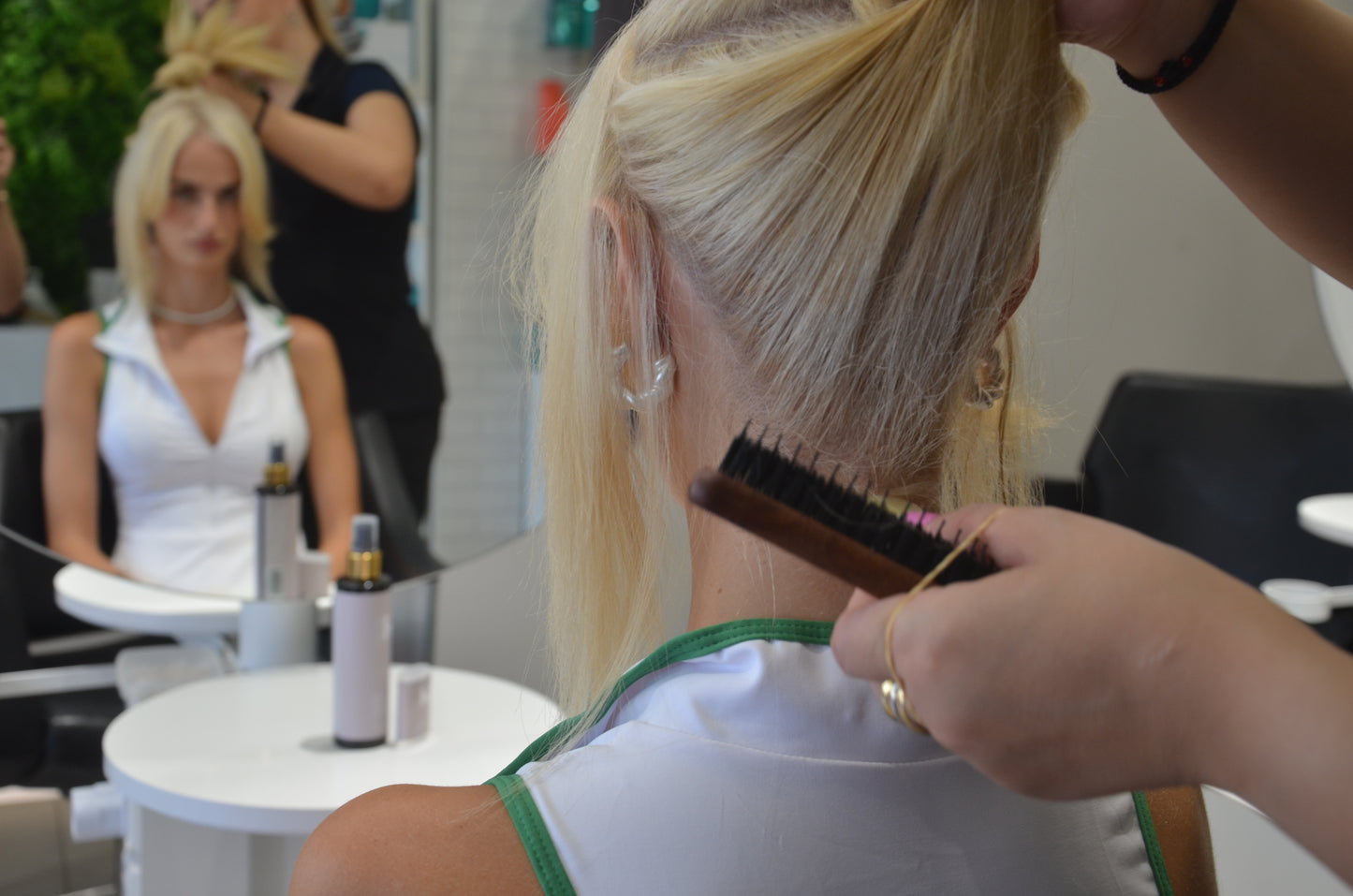 Volumizing & Sleek Styling Brush